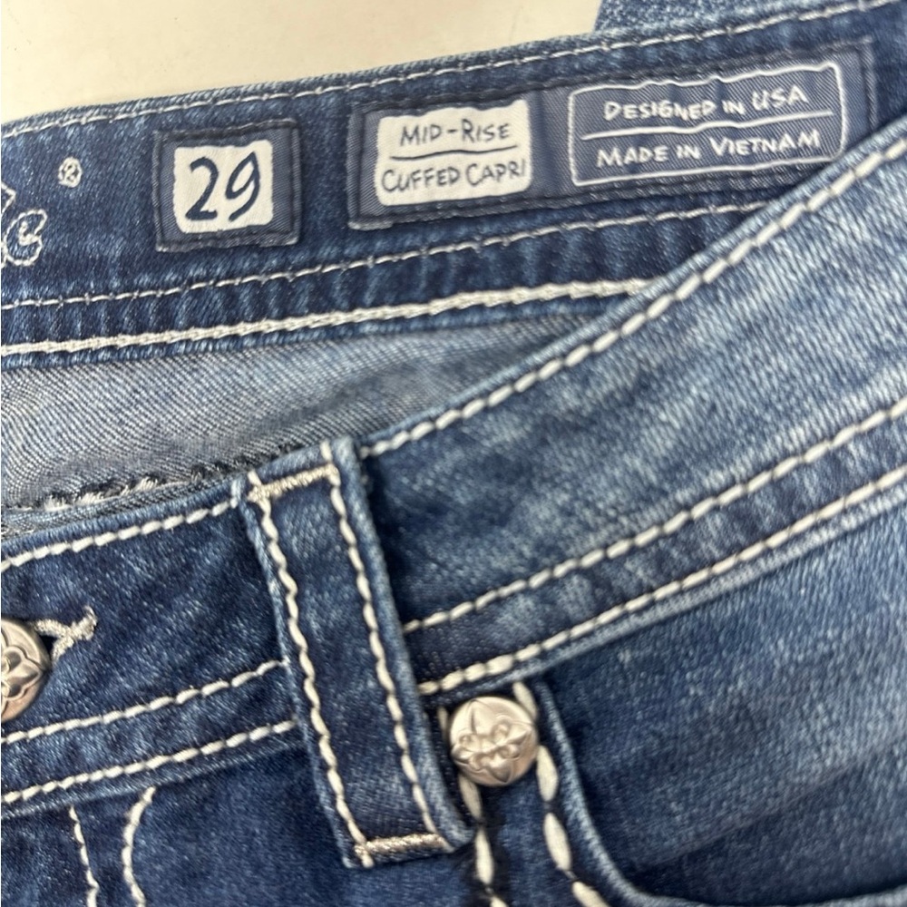 Miss Me cuffed Capri Jeans with Peace Sign Embroidery - Picture 7 of 9